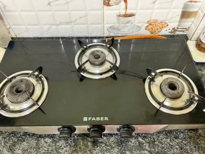 FOR SALE: Immaculate Faber 3-Burner Glass-Top Cooktop