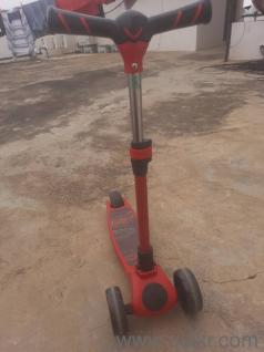 three wheeler kid scooter