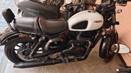 Yezdi Roadster - 2023