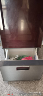 2018 bought fridge, works with no issues , price slightly negotiable 