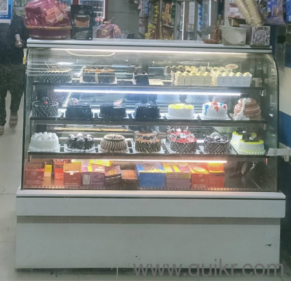 cake display counter for shop 