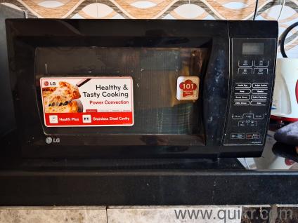 LG microwave oven good condition