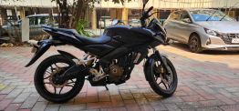 Bajaj Pulsar AS200 - 2016