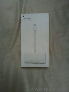 Apple MacBook USB to VGA adapter