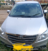 Toyota Innova 2.5 Z Diesel 7 Seater BS III - 2011