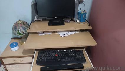 Computer on Sale with table