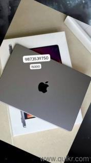 Apple MacBook Air Laptop with M2 chip 8GB RAM, 256GB SSD Storage in warranty call and whatsapp me 987353..9705