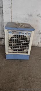 Desert cooler with stand