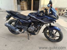 Bajaj Pulsar 220 F - 2017