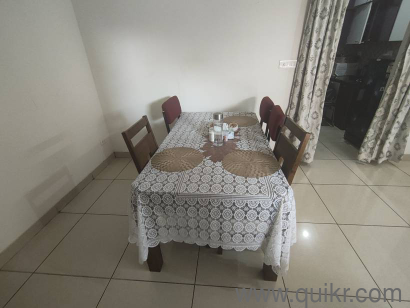 Dining table 6 seater