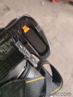 Key Features: Sensor & Processor: 24.2MP DX-format CMOS Sensor (no Optical Low-Pass Filter) & EXPEED 4 engine for sharp detail. Performance: 5 fps continuous shooting, ISO 100-25600range, 11-poin