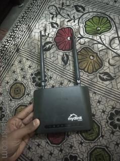 Router hai best condition me iski speed 300mg per sec hai acha