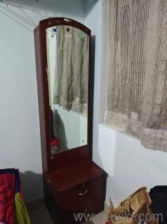 Chest of Drawers and Dressing table 