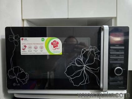 LG Microwave in Working Condition