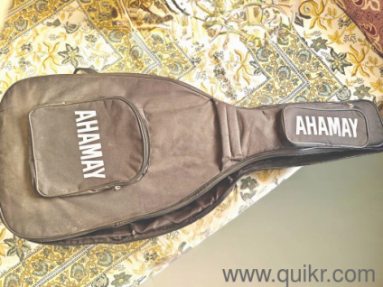 Acoustic Guitar for Sale  2,500