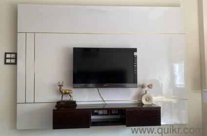 Want to sell Sony Bravia LCD (inbuilt VCD player),  model - 2012, 32 inch, with Amazon Fire Stick 