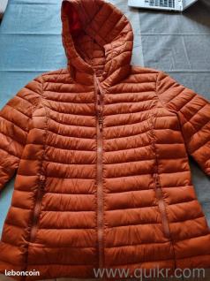 Winter Puffer Jacket with Hood  Lightweight & Warm (Like New)