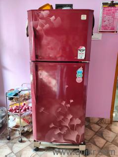 Used Refrigerator of 236 Liters