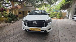 Toyota Innova Crysta 2.4 GX 8 STR - 2023