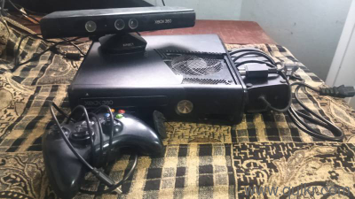 Microsoft X Box 360 500gb Hard disk 40 game s loaded with kincet good condition 