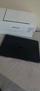 Apple 2025 MacBook Air (13-inch, Apple M4 chip with 10-core CPU and 8-core GPU, 16GB Unified Memory, 256GB) - Midnight