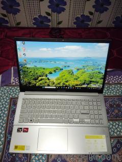 asus laptop 8gp ram 512gp SSD brand new condition just 1month old urgent money so I sell 