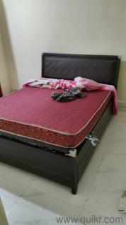 bed is almost brand new 