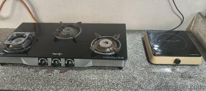 want to sell 3 burner toughnglass gas stove and cello induction 