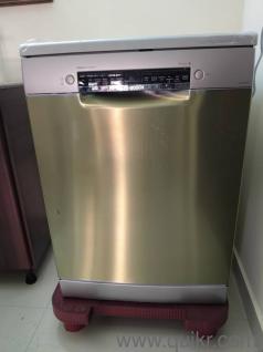 good condition living abroad urgently 