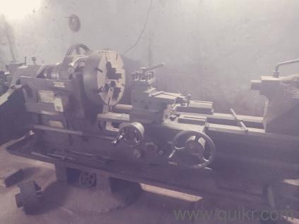 the 6feet 4feet new condition lathe machine is sell 