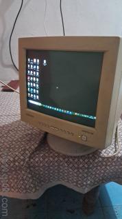 CRT Computer monitor Samsung IN USED CONDITION