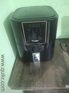 Air frier is in very good condition.
