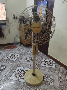Pedestal Fan (Good Working Condition)  Strong Air Flow