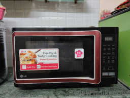 very less used microwave oven 