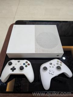 Xbox 1S Digital 1TB with 2 controllers 