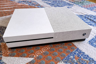 Xbox One S (Excellent Condition )