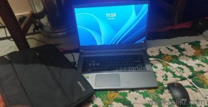 gaming laptop 