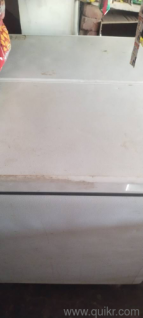 3 year old 325 godrej d freez 