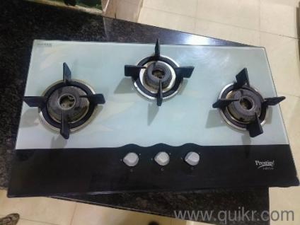 Three burner Gas Stove in good working condition.