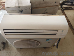 Daikin 1.5 Ton IndoorUnit - All-Season Comfort!
