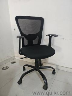 This is my office setup and want to sell urgently 