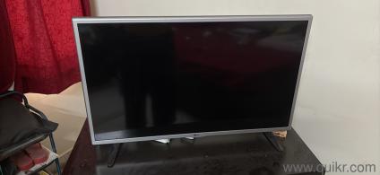 32 inches lg smart tv in excellent condition with remote