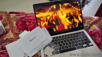 Apple MacBook Air M2 (2022 Model)