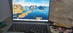Selling my laptop in excellent condition  barely used and only around 1 year old.