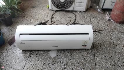 Voltas Split AC, Good condition, 1.5 Ton, Invertor AC