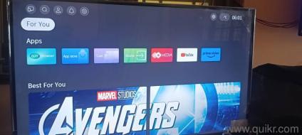 brand new tv not at all used single time stickers on with original box and original remote 