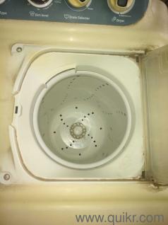 Whirlpool 8kg Semi Automatic Washing Machine  Well Maintained