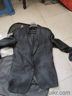 Men black suit paint new.Waist 32 inches.suitable for 16 years 