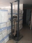 Manual forklift machine 