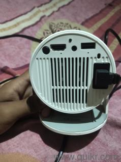 Hy300  4k projector  with 110 inch projection screen free